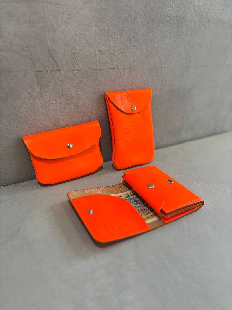 レザー縦型マルチケース／OS241118