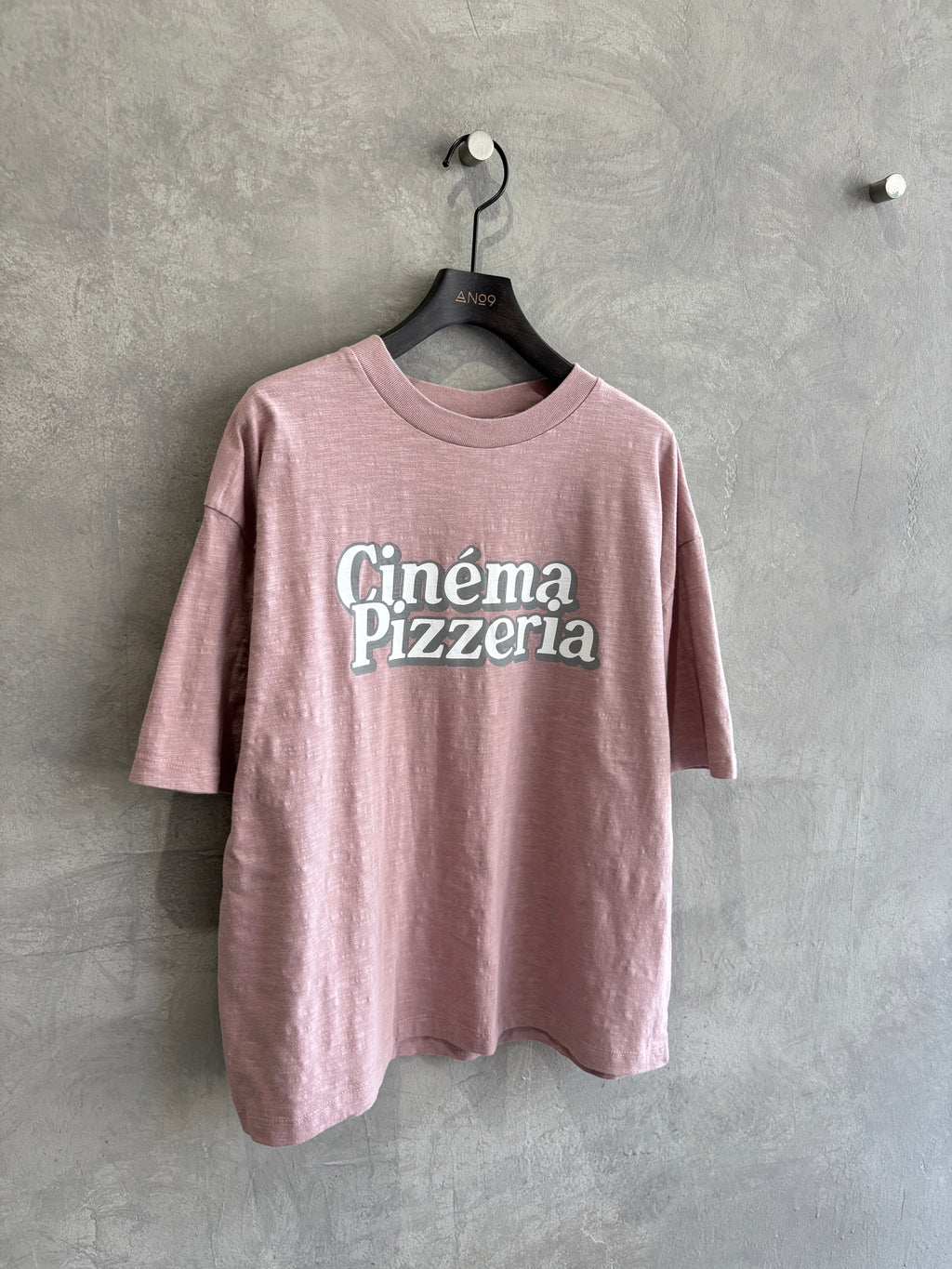受付終了【予約販売】Cinema Pizzeria スラブTシャツ／ING