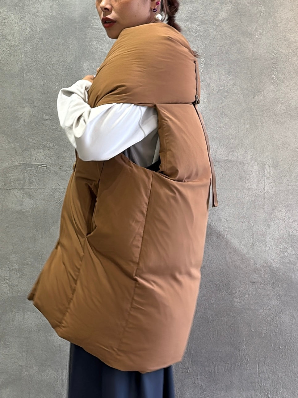 ストールライクダウンベスト／CYAN TOKYO