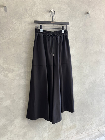 ラウンドヨークガウチョパンツ／CYAN tokyo