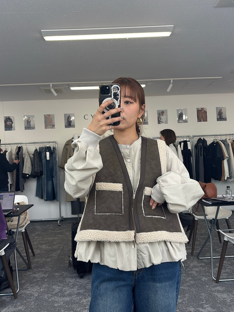【予約⚡︎販売】バックオーバームートンベスト／604499／CYAN tokyo／2026 AW#1