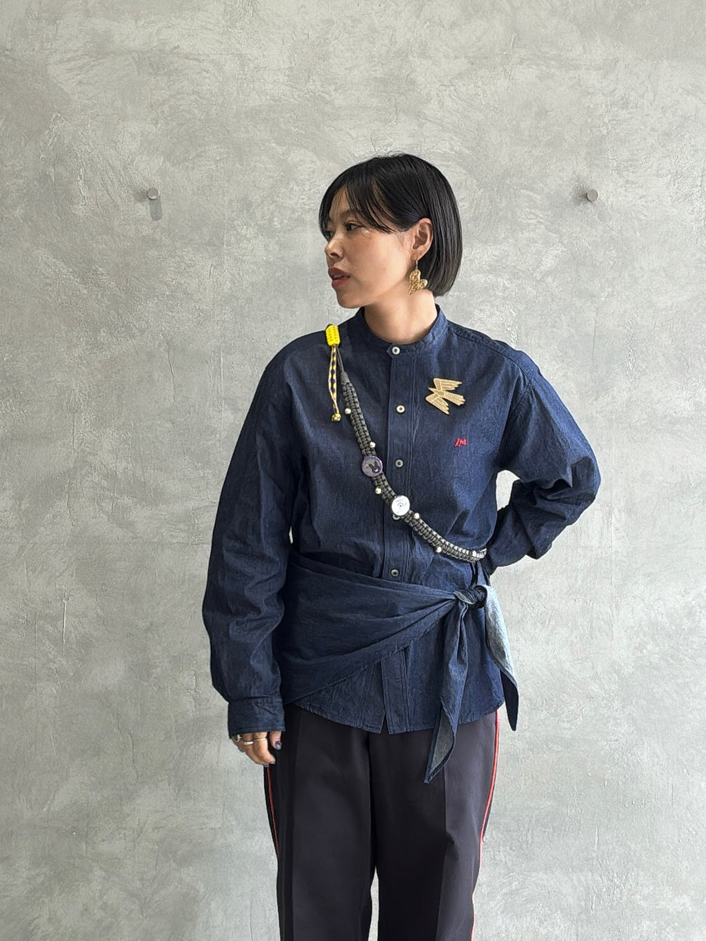 スタンドカラーデニムシャツ（スカーフ付き）／#8643203／LE MÉLANGE／2026 AW #1