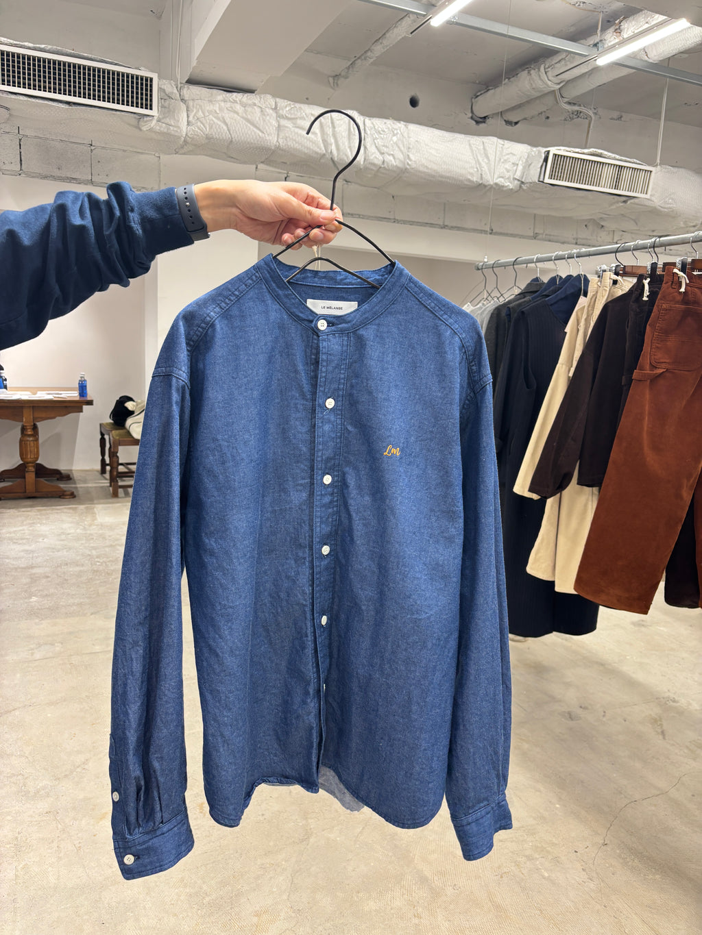 受付終了【予約⚡︎販売】スタンドカラーデニムシャツ（スカーフ付き）／#8643203／LE MÉLANGE／2026 AW #1