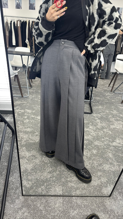 【予約⚡︎販売】エンドタックワイドパンツ／607527／CYAN tokyo／2026 AW#2