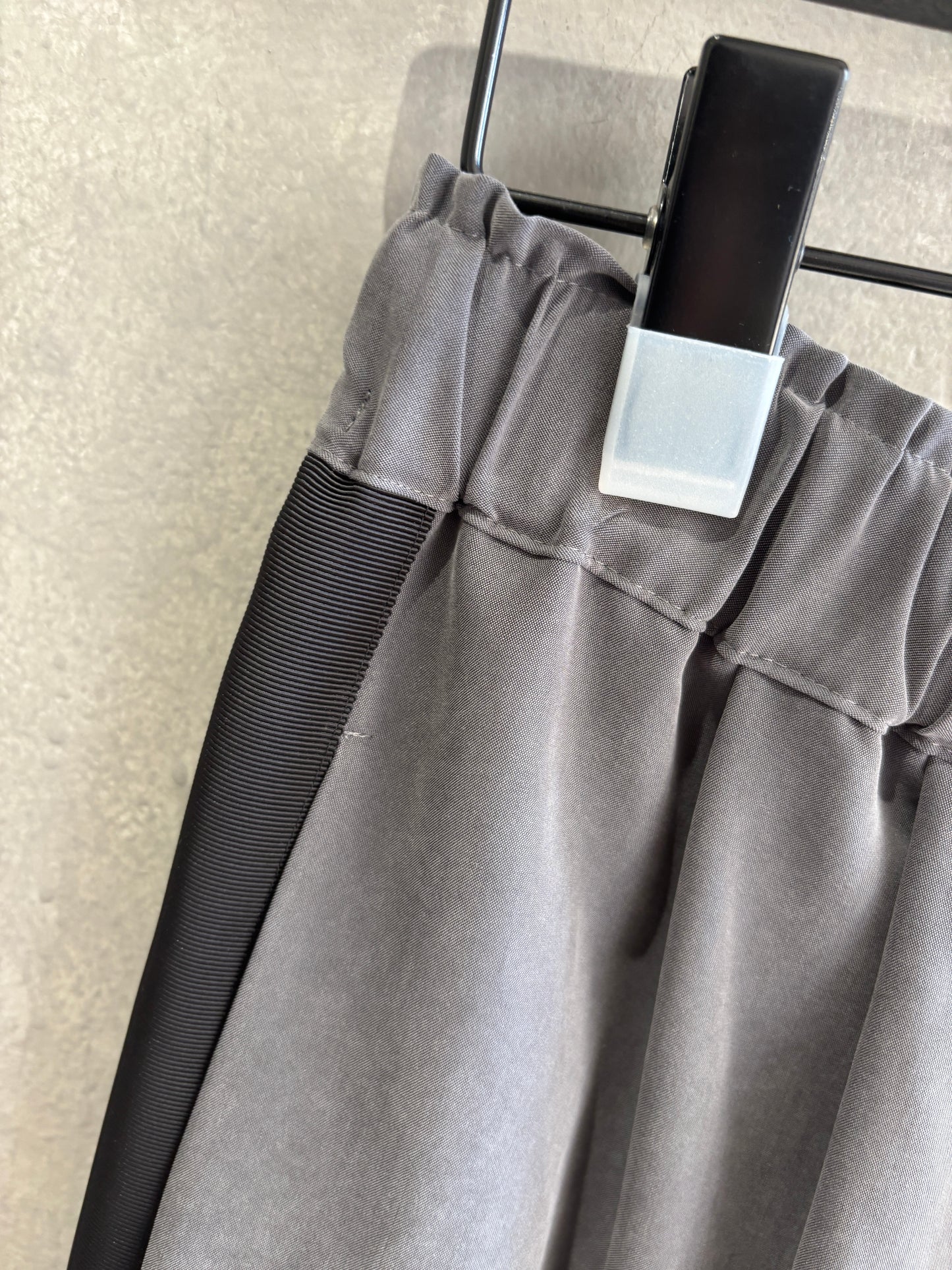 ピーチポプリンサイドテープワイドパンツ／trois