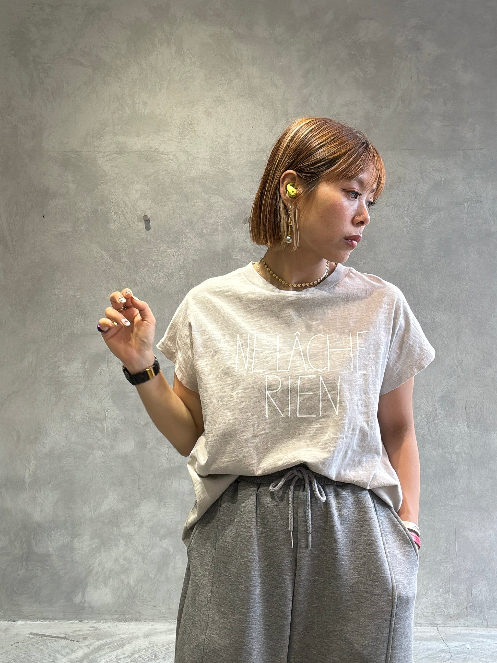 【予約販売】NE LACHE RIENロゴゆるフレンチスラブTシャツ／ING