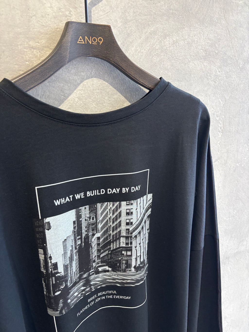 2way（ビル＆ロゴ）プリントカットソー／Dignite collier