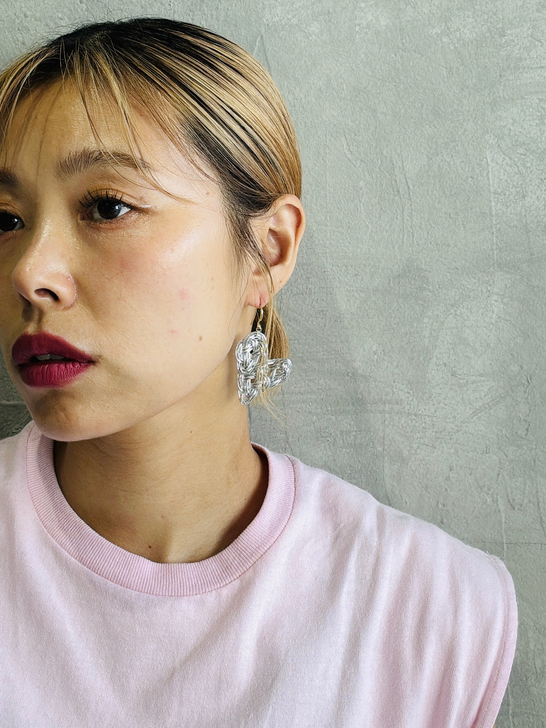 結び屋虹園×No.9コラボ／ハートの揺れるピアス（ピアス・イヤリング）