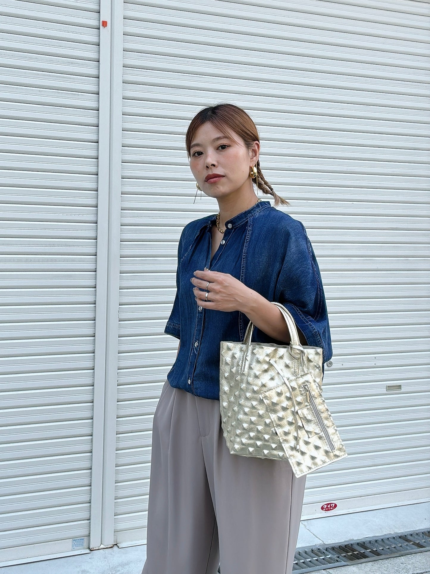 スタッズエンボスバッグ／イタリア・フィレンチェのレザーバッグ