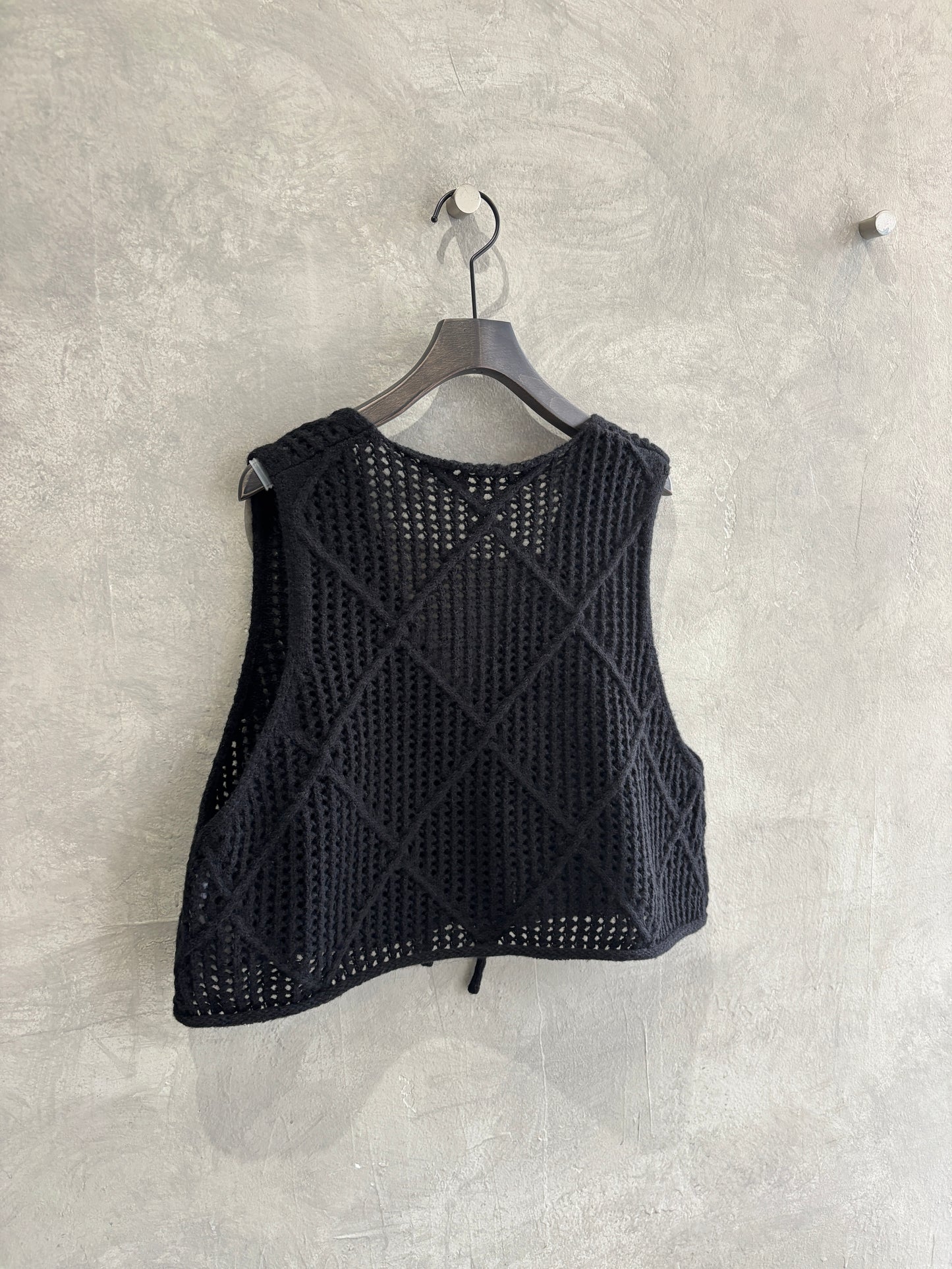 透かしアーガイルニットベスト／CYAN tokyo