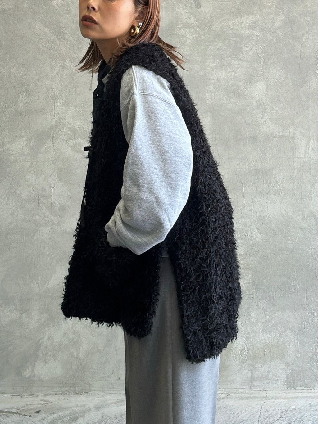 バックオーバーカーリーファーベスト／CYAN TOKYO