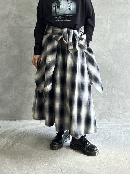 チェックタックスカート／Dignite collier