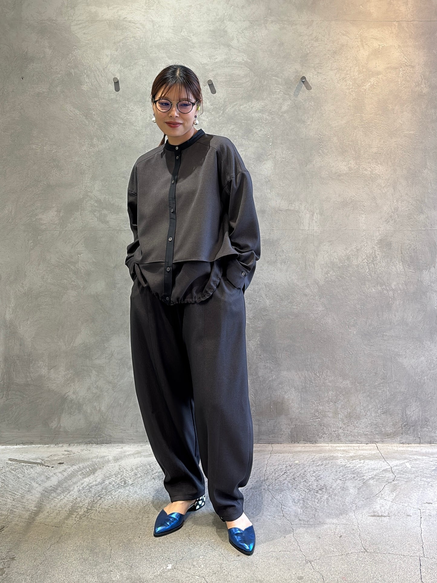 ノーカラードッキングシャツ／trois