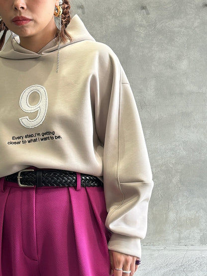 【再入荷】ボンディング「9」刺繍パーカー／Dignite collier