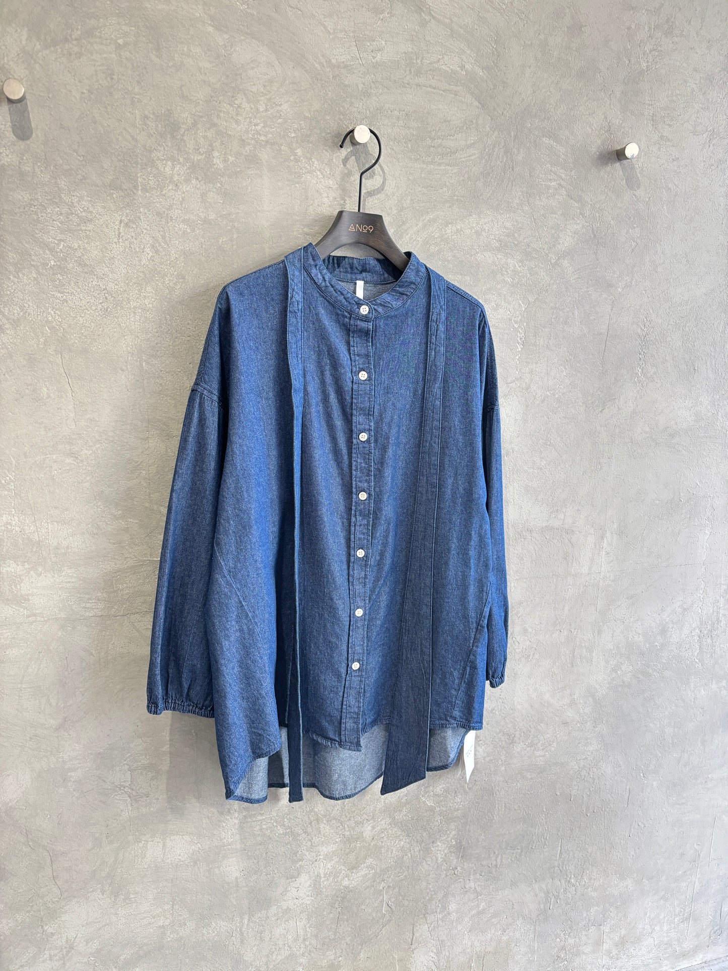 ライトデニムブラウス／Dignite collier