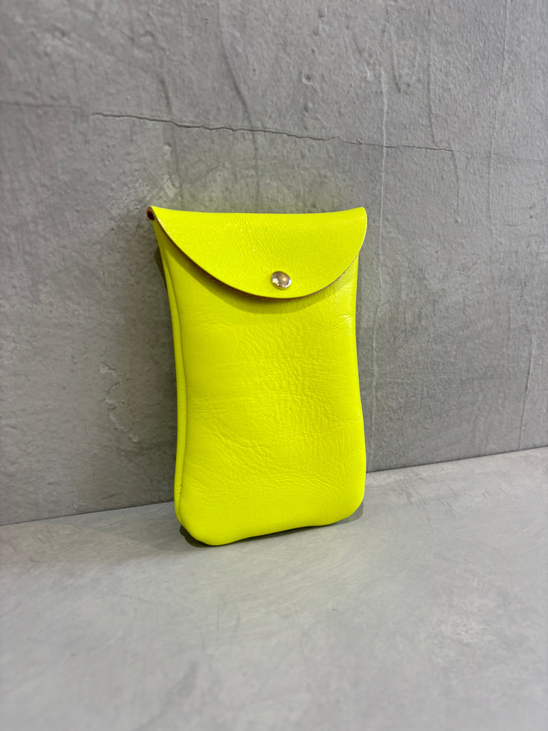 レザー縦型マルチケース／OS241118