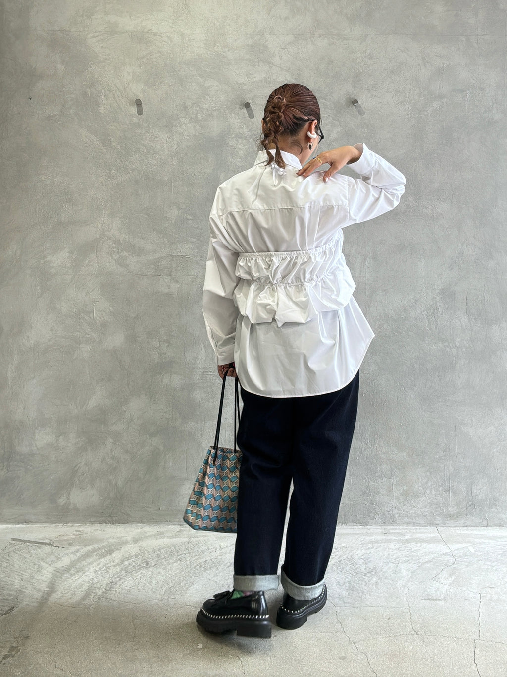 ギャザーぺプラム付きシャツ／VERSEAU