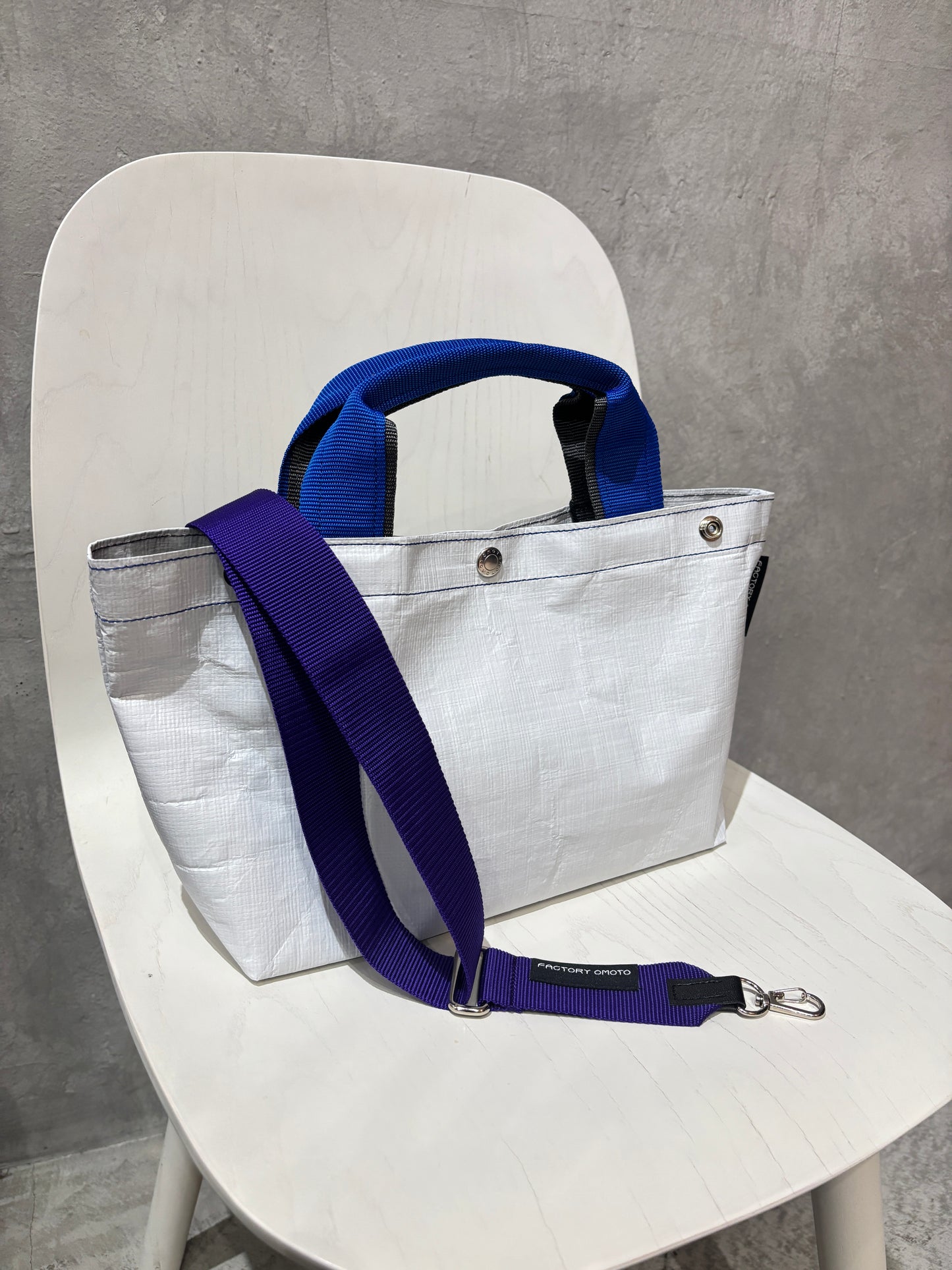 【予約販売】ブルー×チャコール（本体：ホワイト）／FACTORY OMOTO／BASIC TOTE