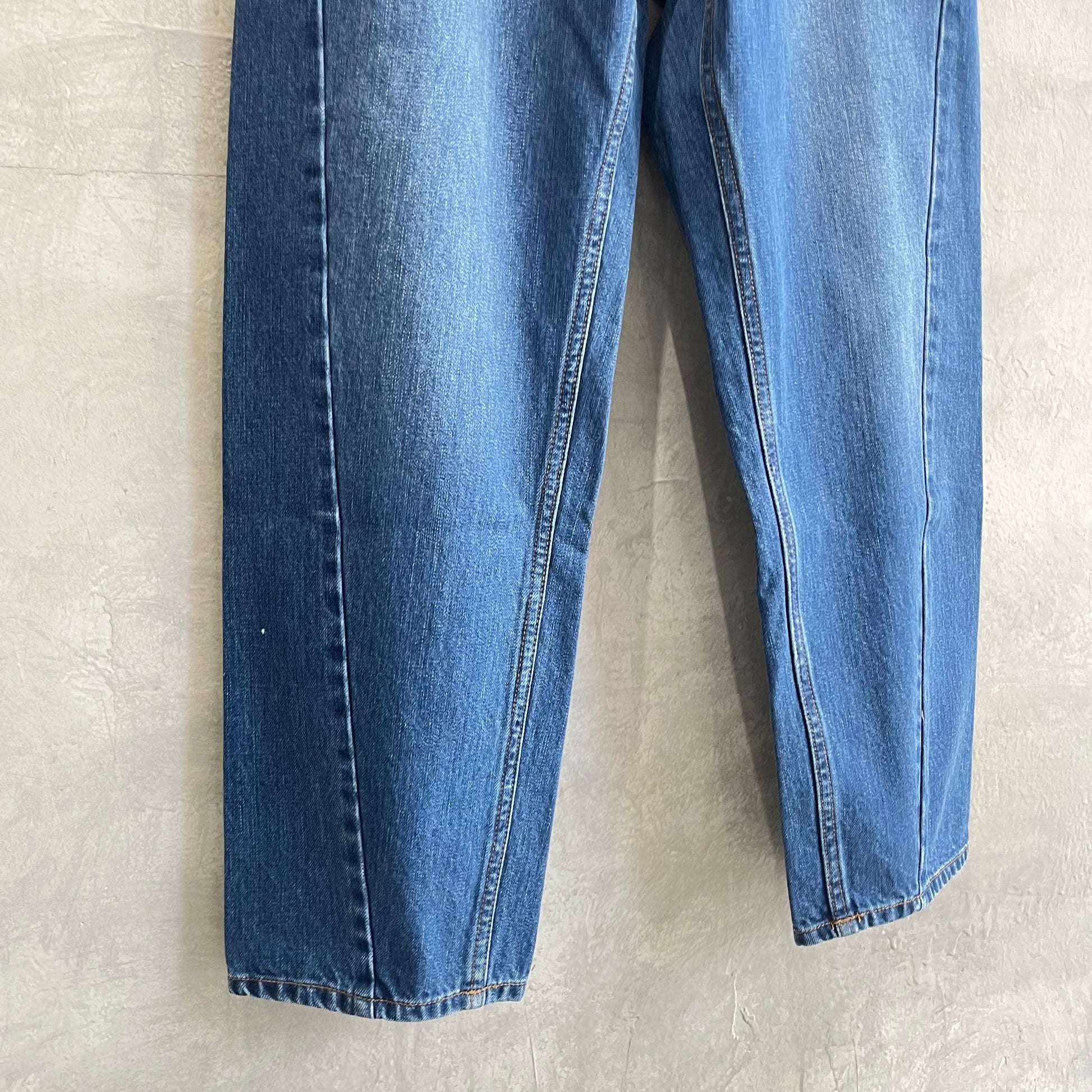 すっきり見えカーブデニムパンツ／No.9-the Nines-