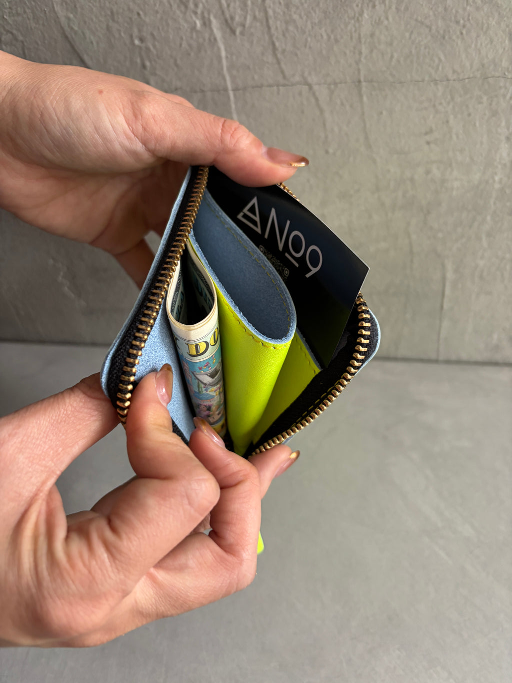 L字ジップコンパクトウォレット／KN240210