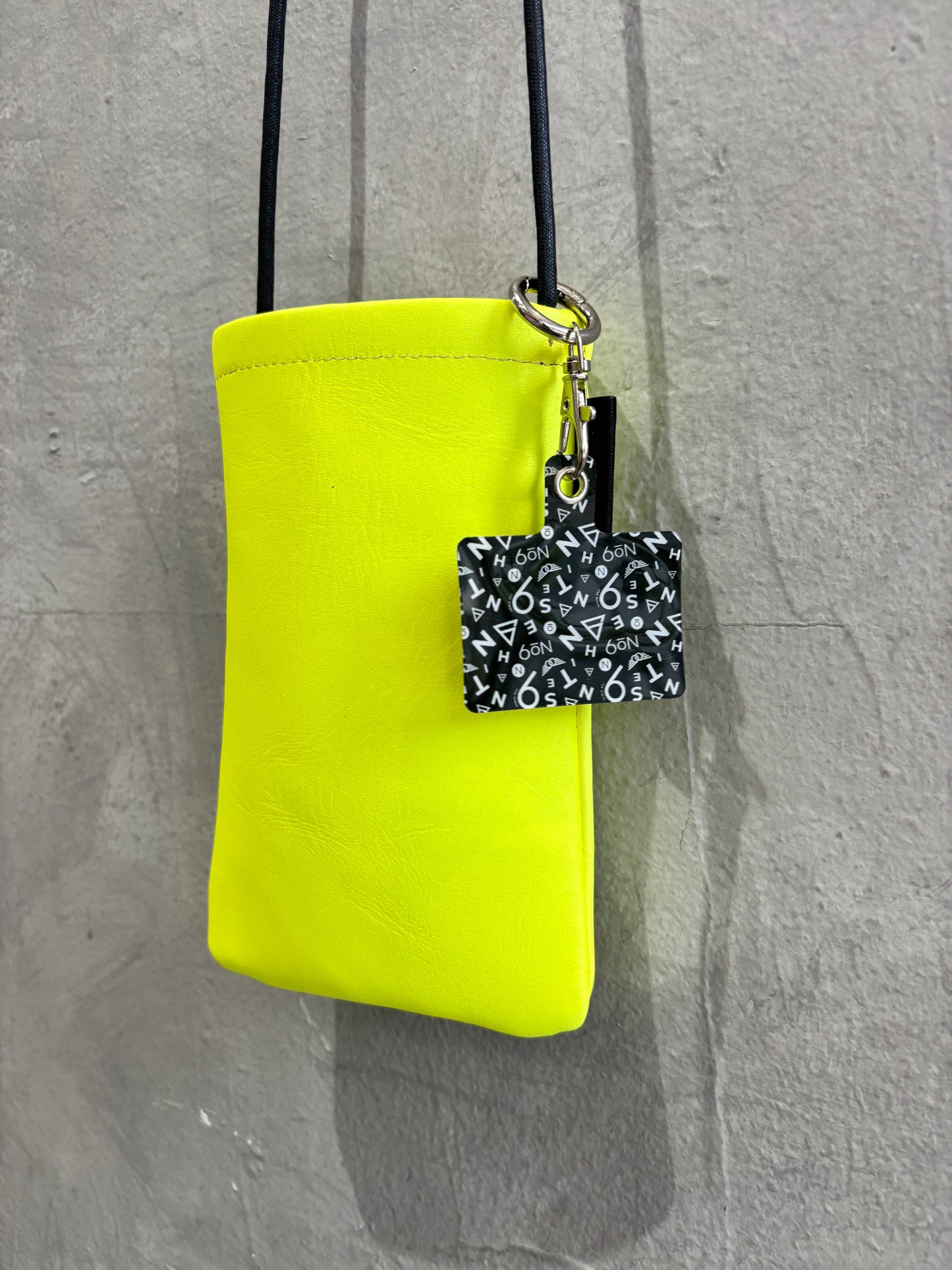 【新色追加】ネオンカラーサコッシュ／SP240214