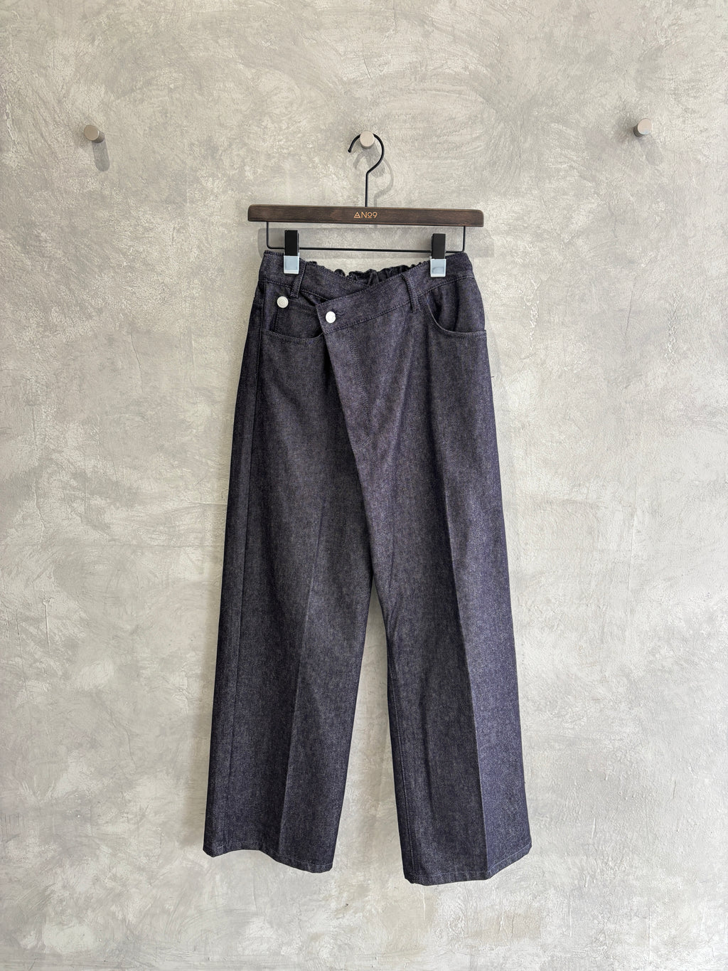 【GWあけにお届け！】アシンメトリーパンツ／P62025AI／PRIORIY　