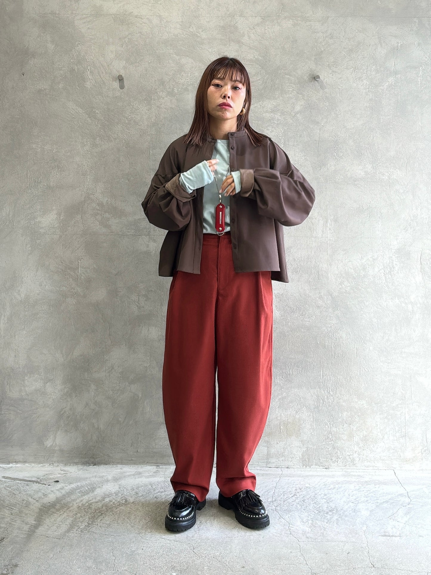 タックカーブパンツ／ANNA  KERRY