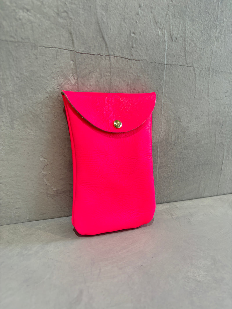 レザー縦型マルチケース／OS241118