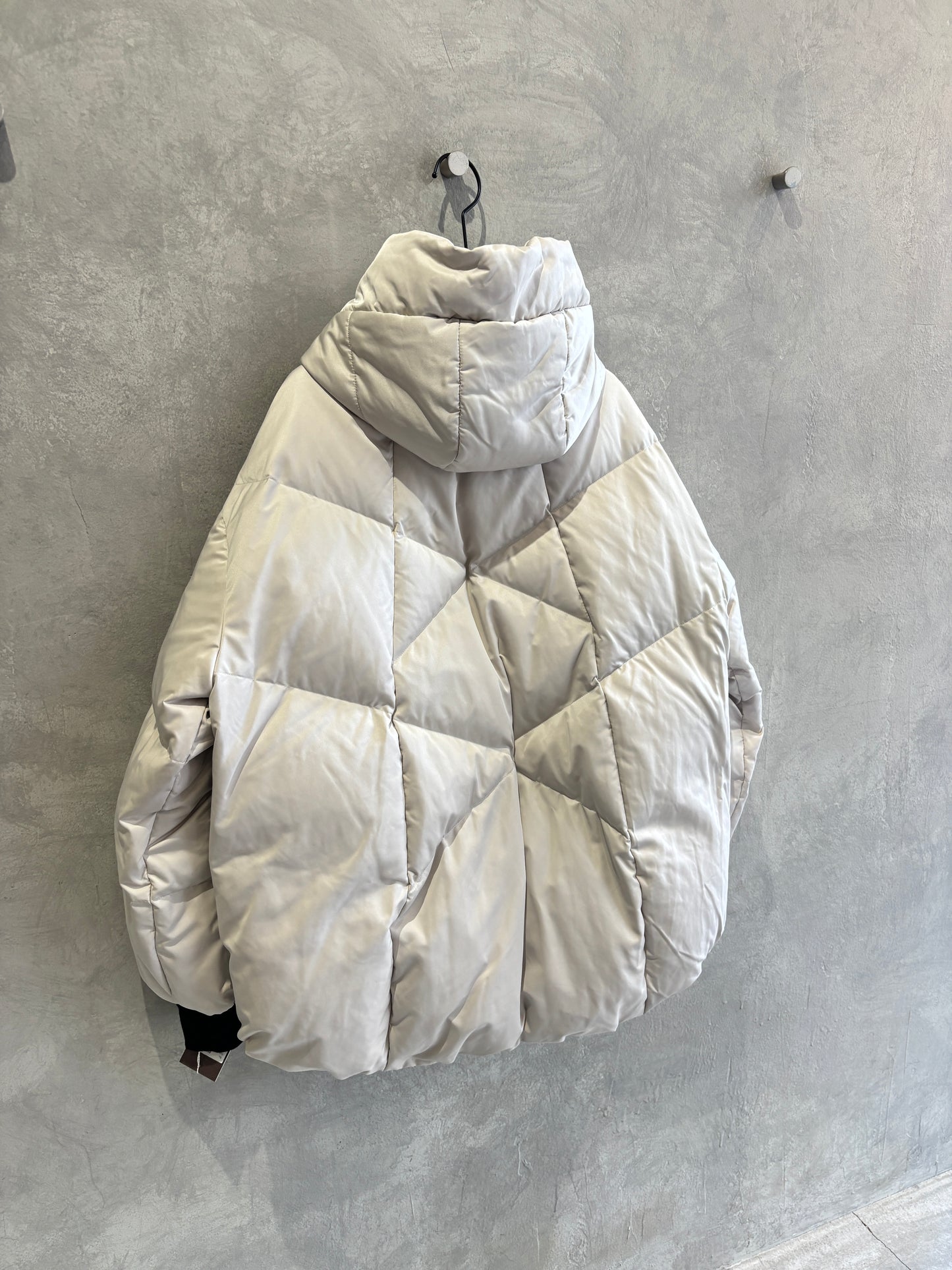 コクーンダウンジャケット／ayane