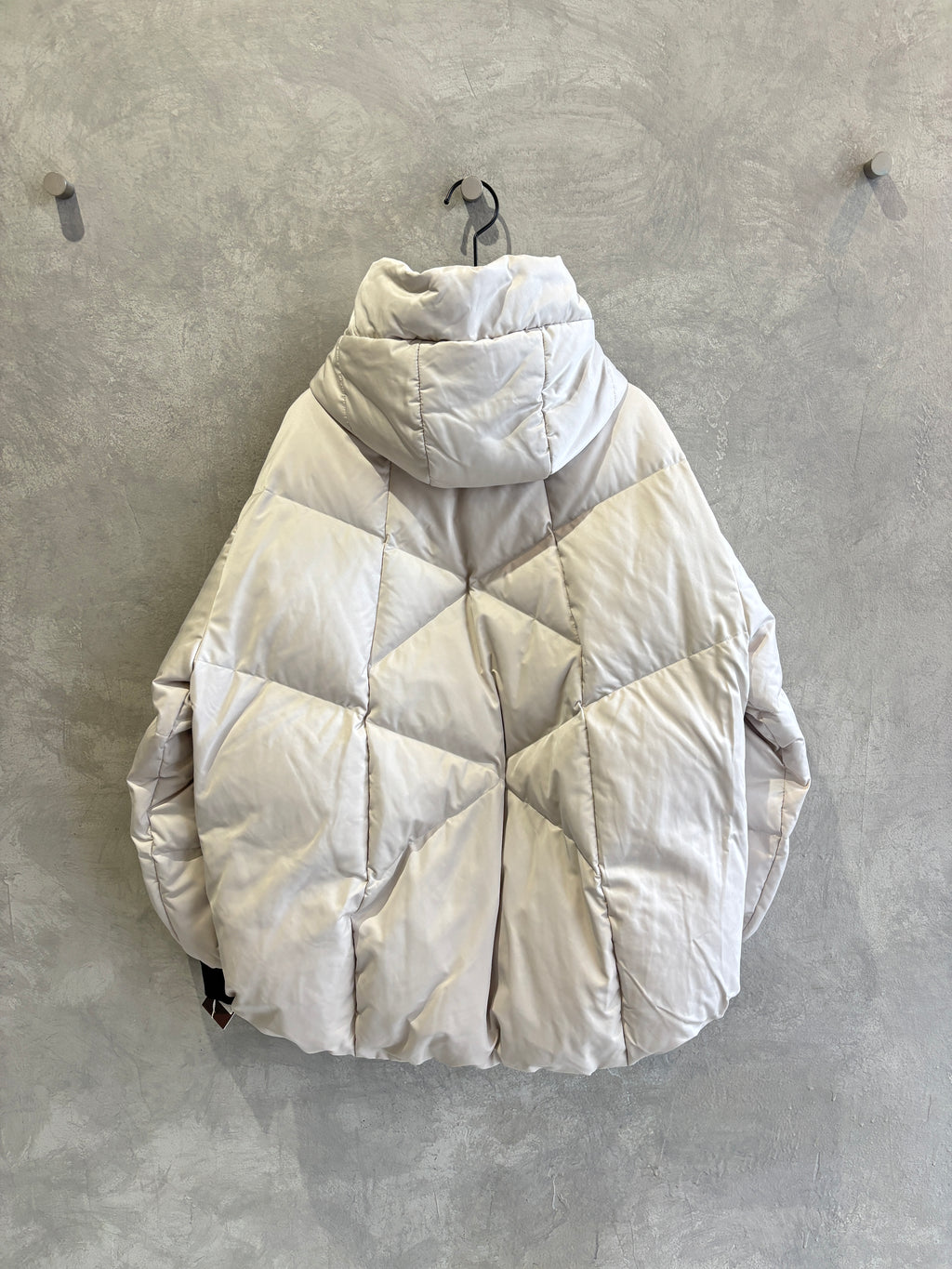 コクーンダウンジャケット／ayane