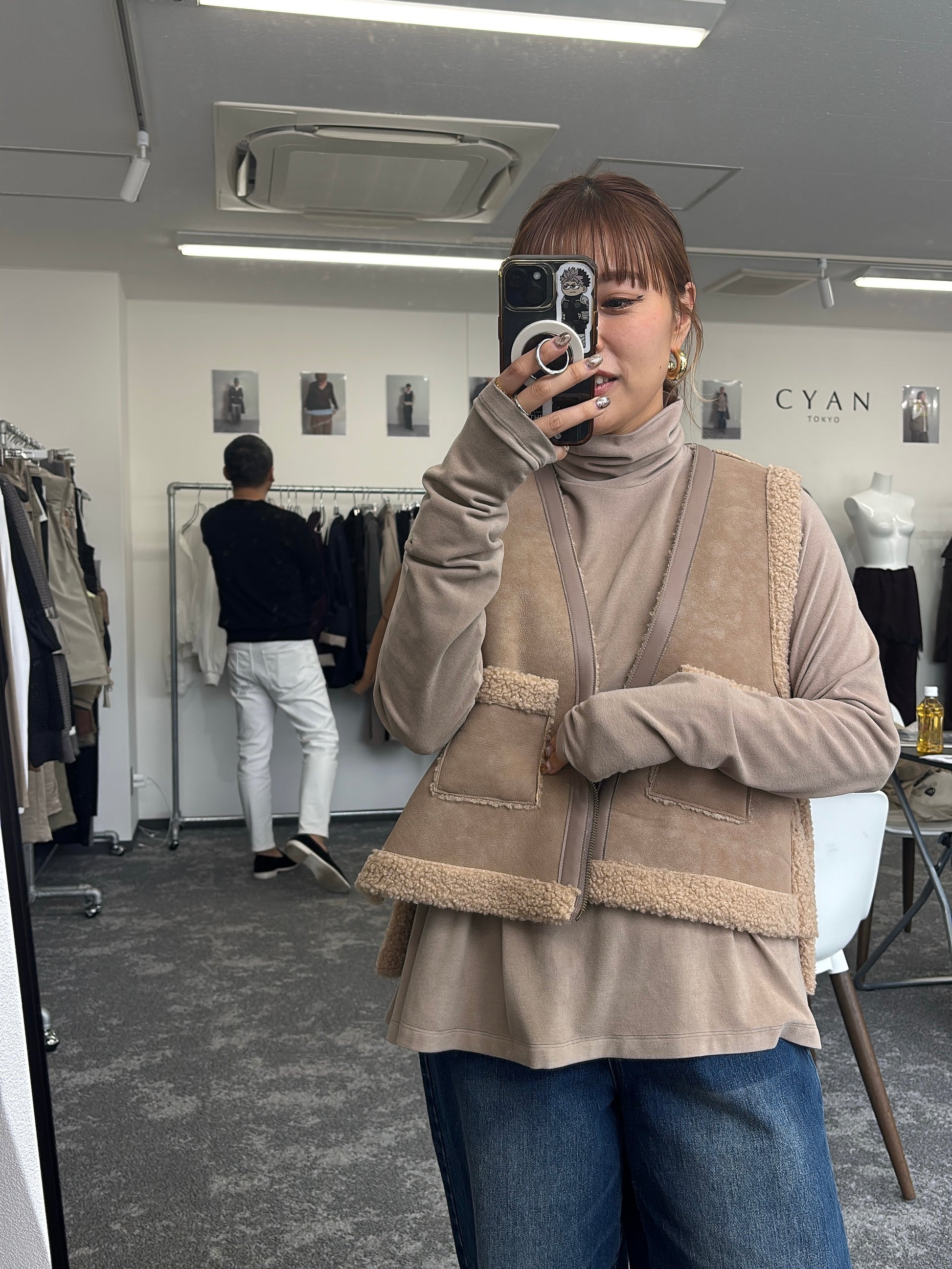 【予約⚡︎販売】バックオーバームートンベスト／604499／CYAN tokyo／2026 AW#1
