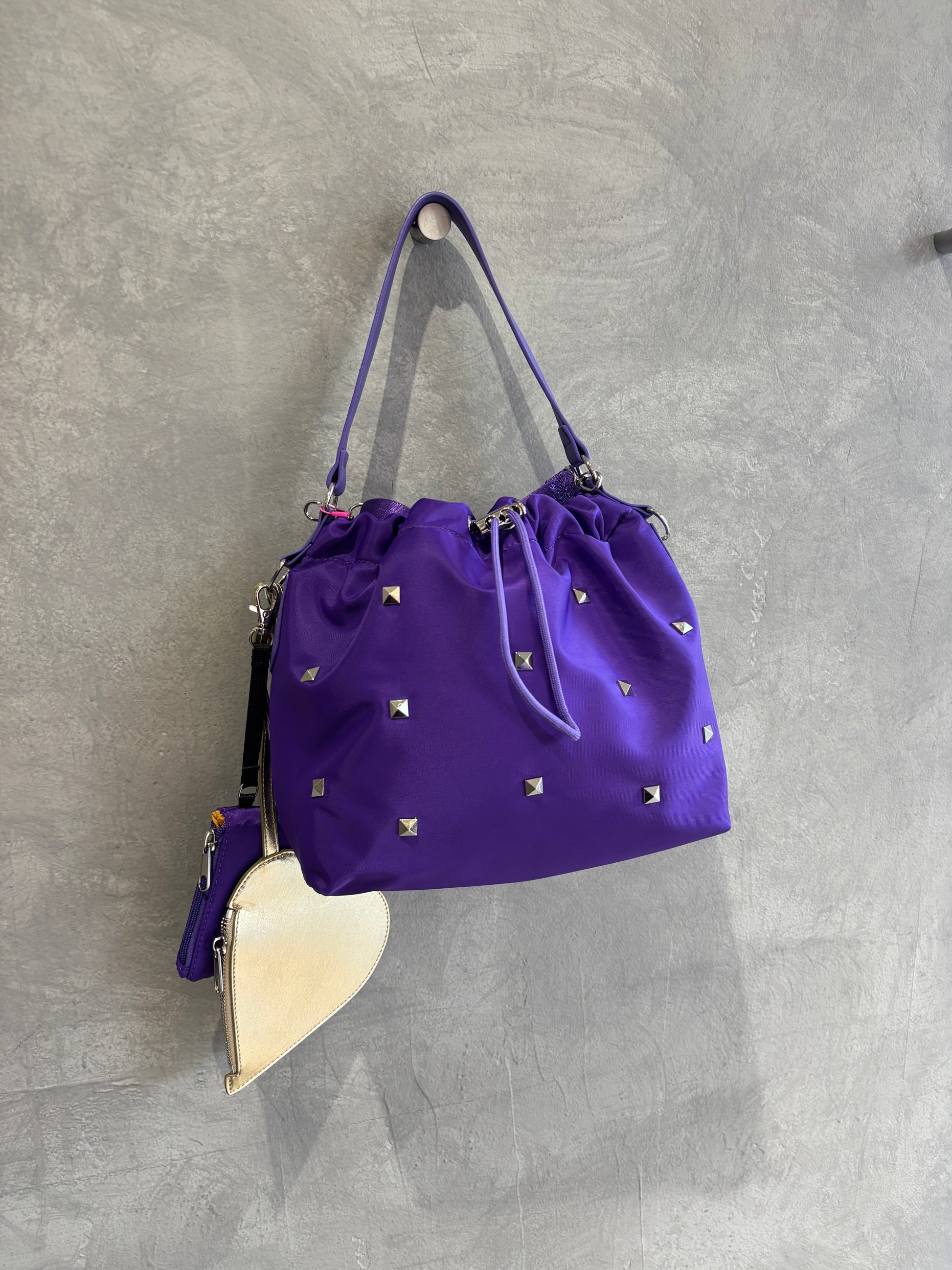 【予約販売】スタッズパディング巾着バッグ／cheek