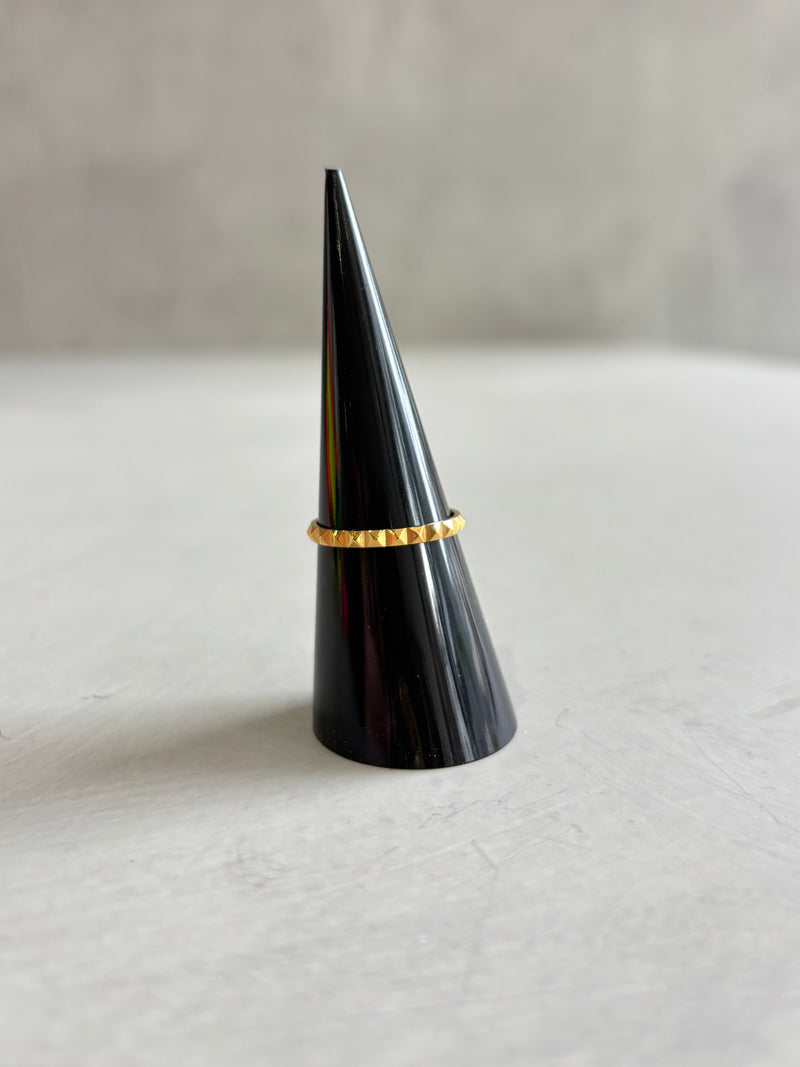 スタッズリング