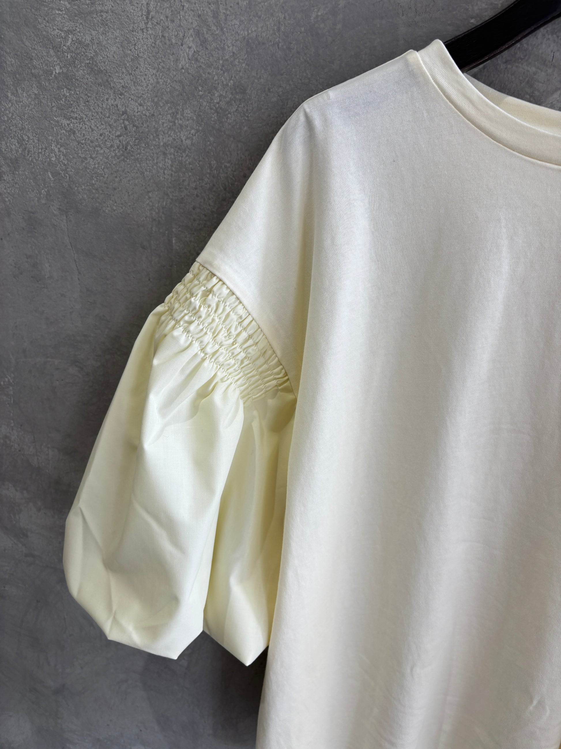 パフスリーブ⚡︎デザイントップス