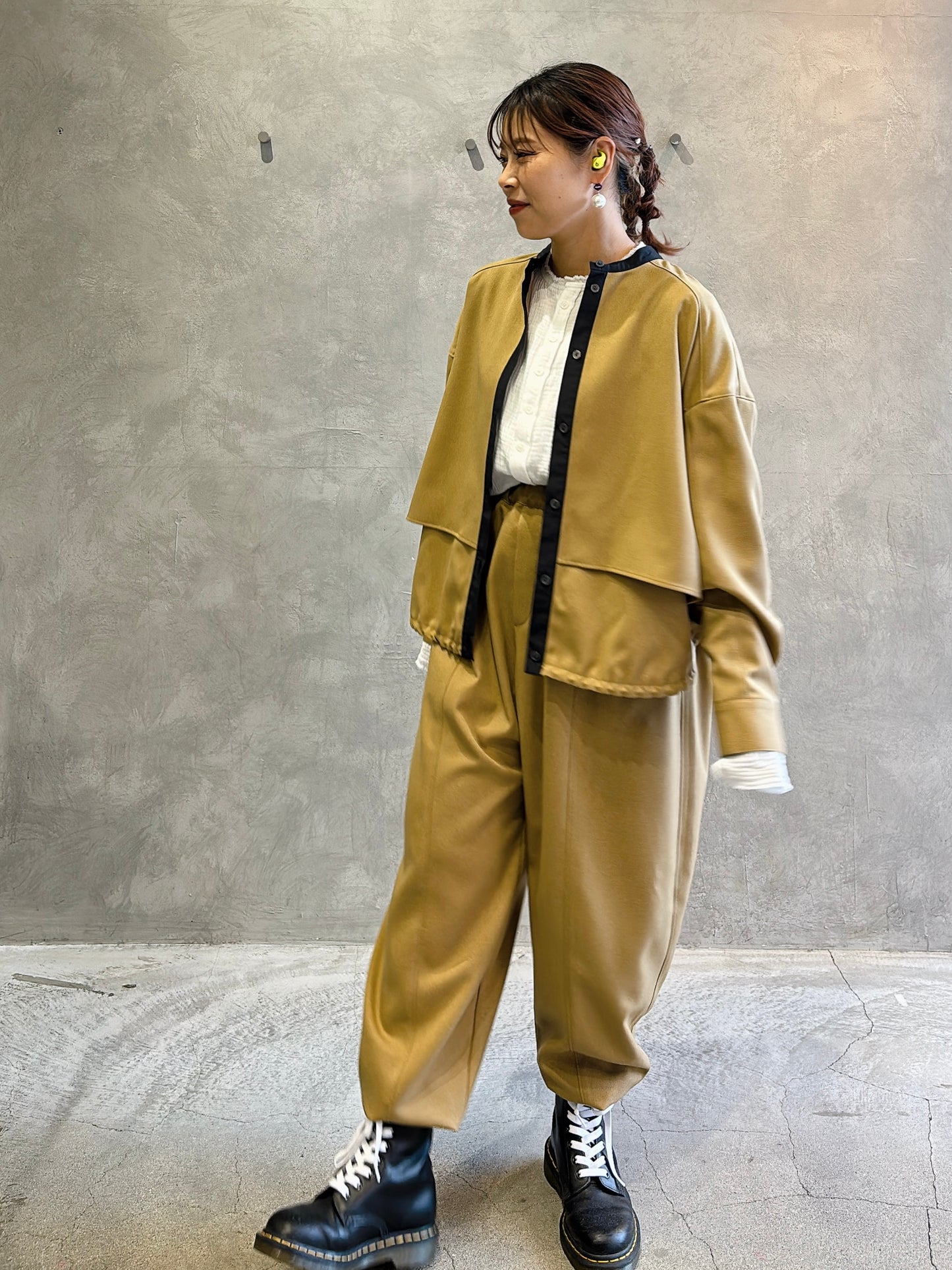 イージーカーブパンツ／trois