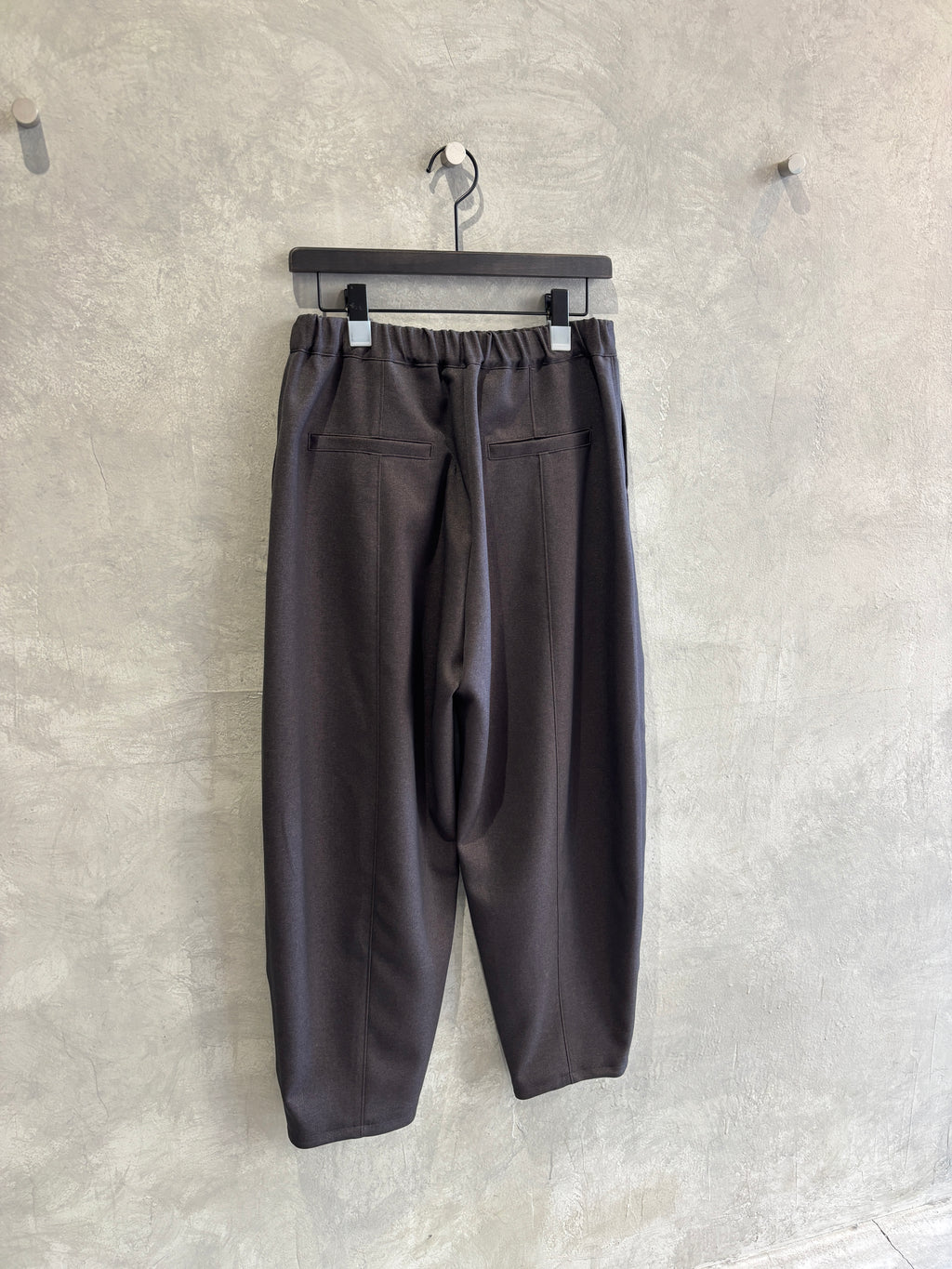 イージーカーブパンツ／trois