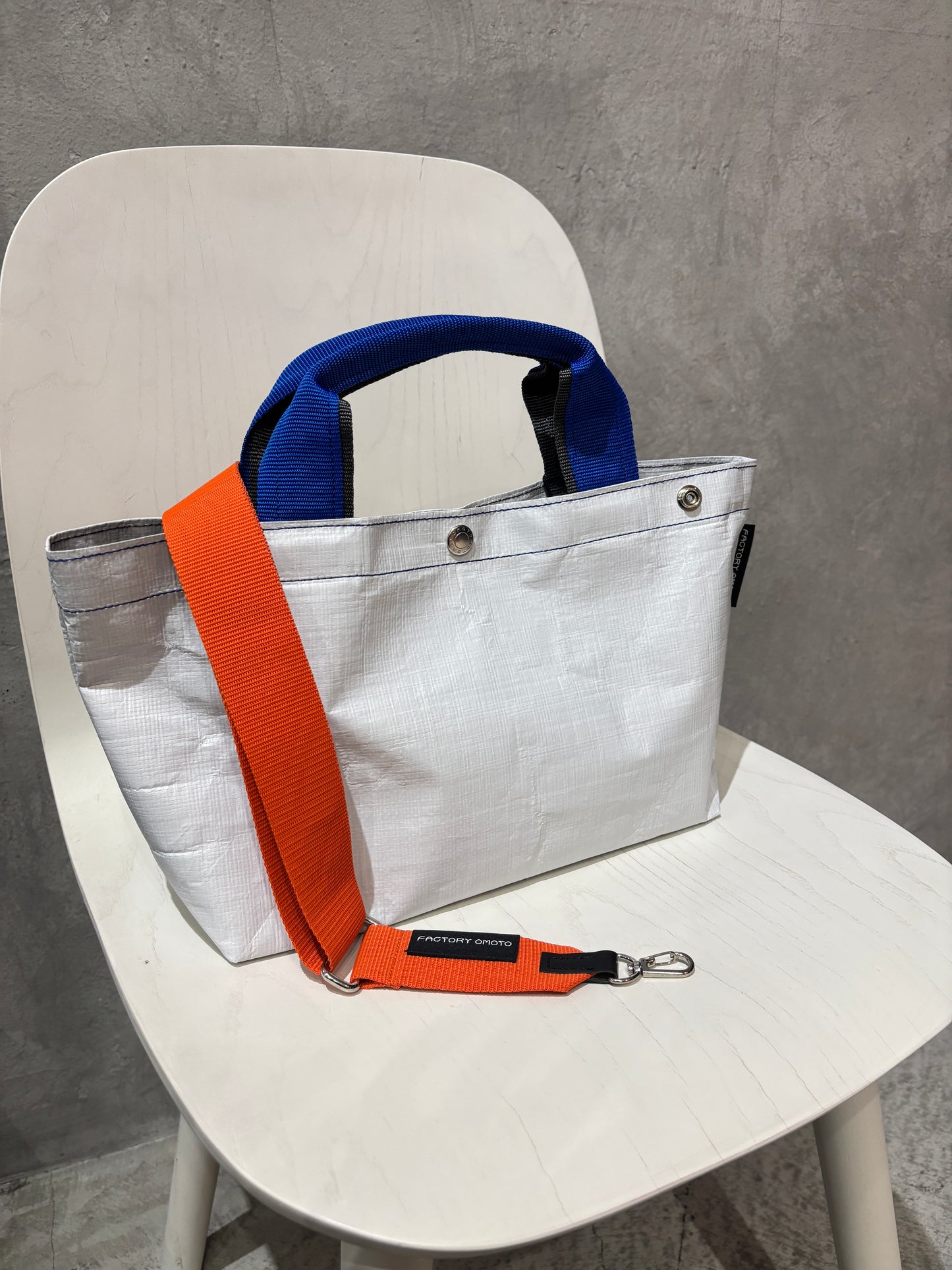 【予約販売】ブルー×チャコール（本体：ホワイト）／FACTORY OMOTO／BASIC TOTE