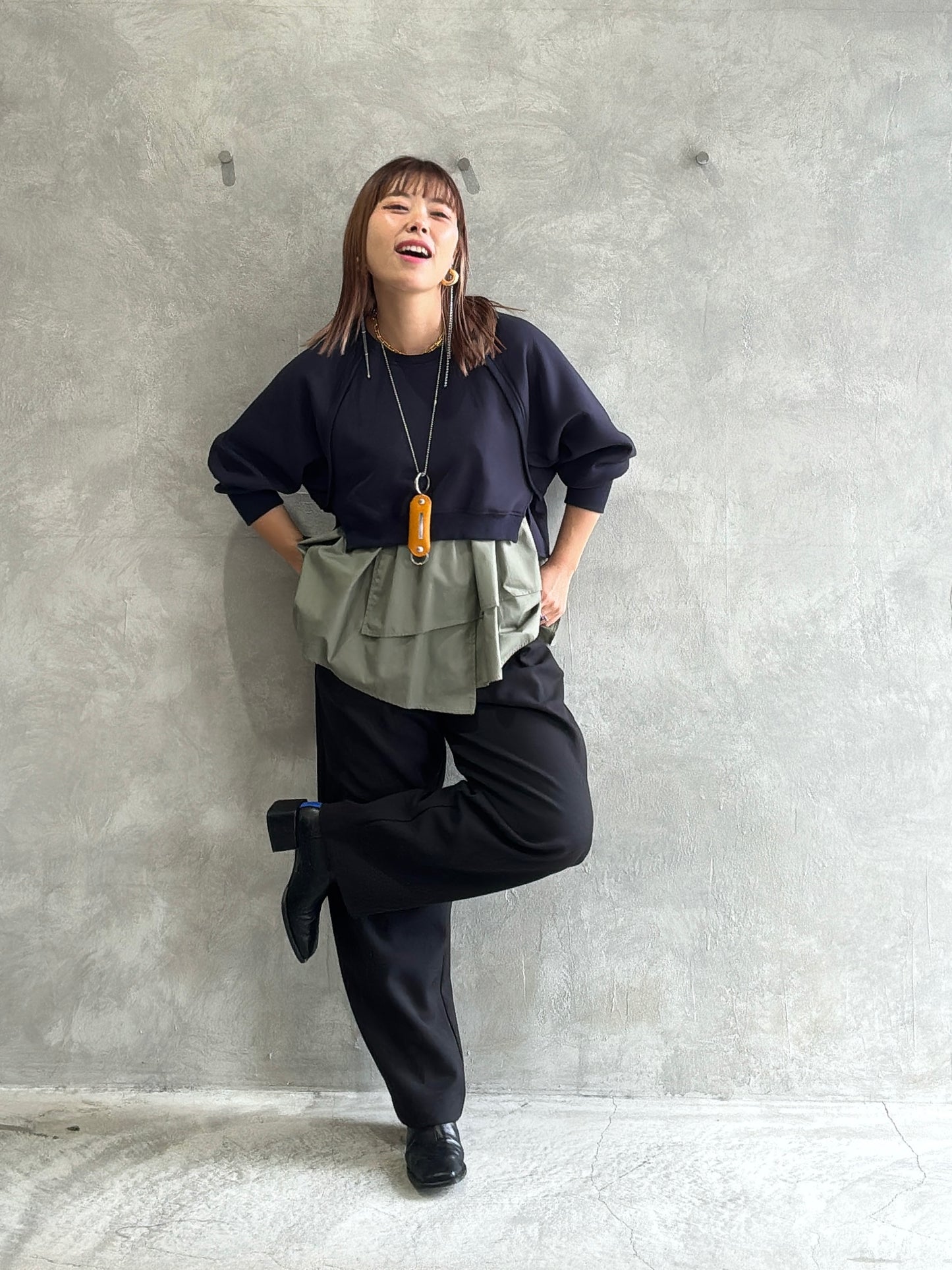 タックカーブパンツ／ANNA  KERRY