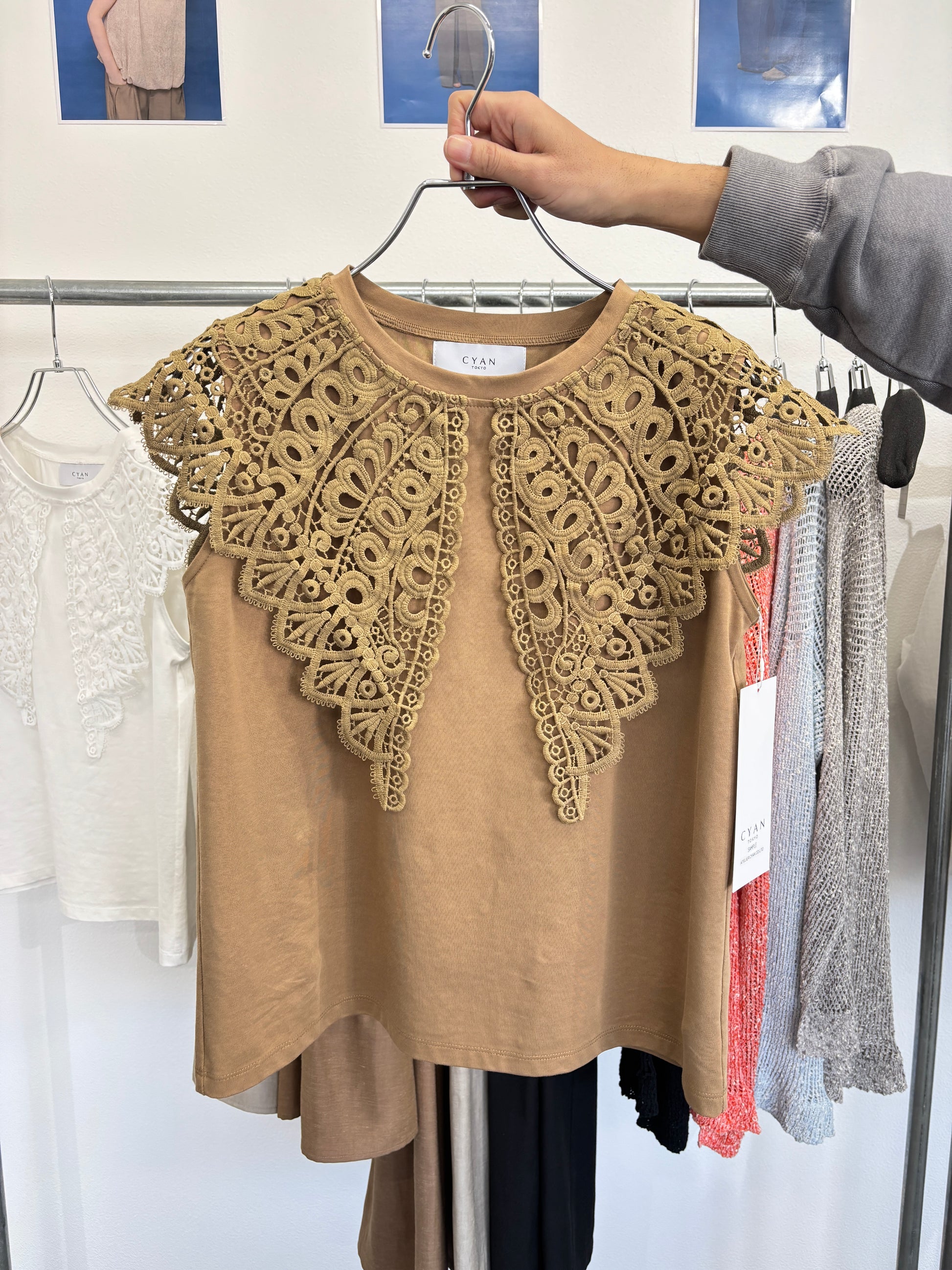 【予約販売】レースカラーノースリTOPS／601478／CYAN tokyo／2026 SS#2