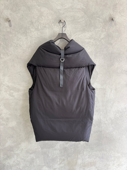 ストールライクダウンベスト／CYAN TOKYO