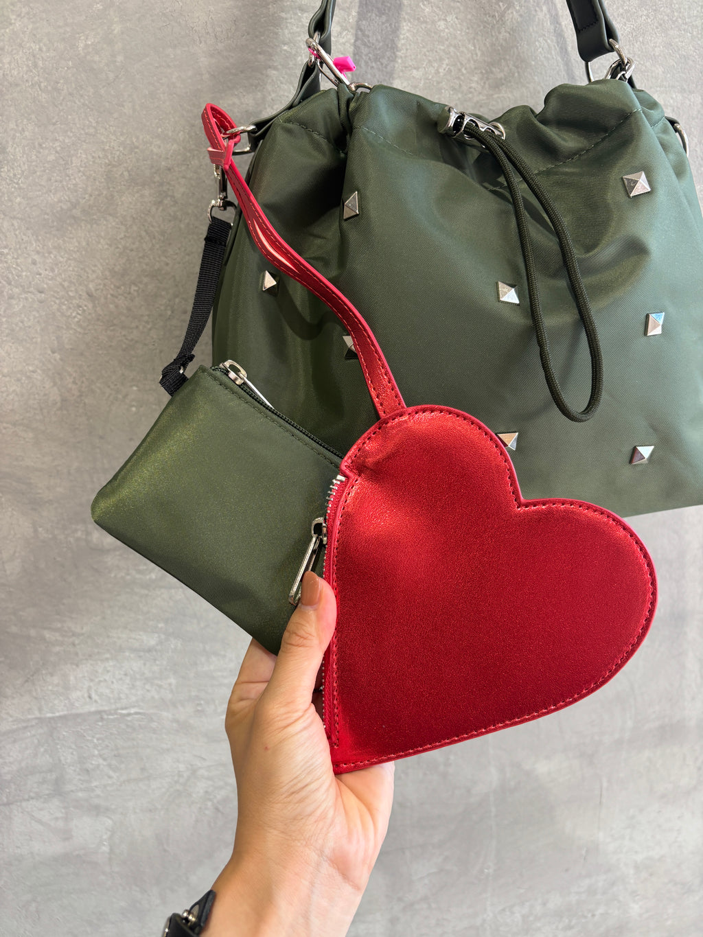 【予約販売】スタッズパディング巾着バッグ／cheek