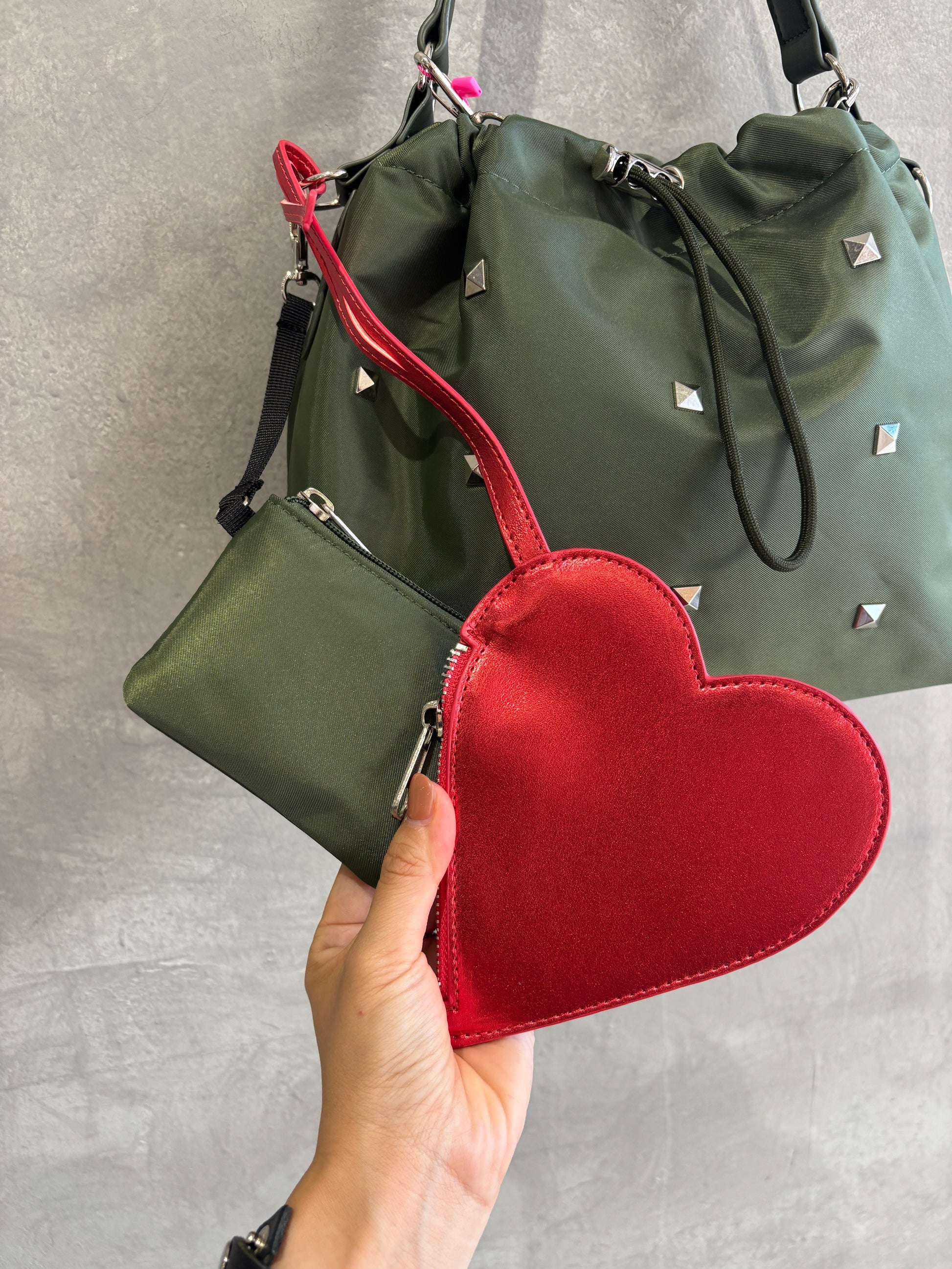 【予約販売】スタッズパディング巾着バッグ／cheek