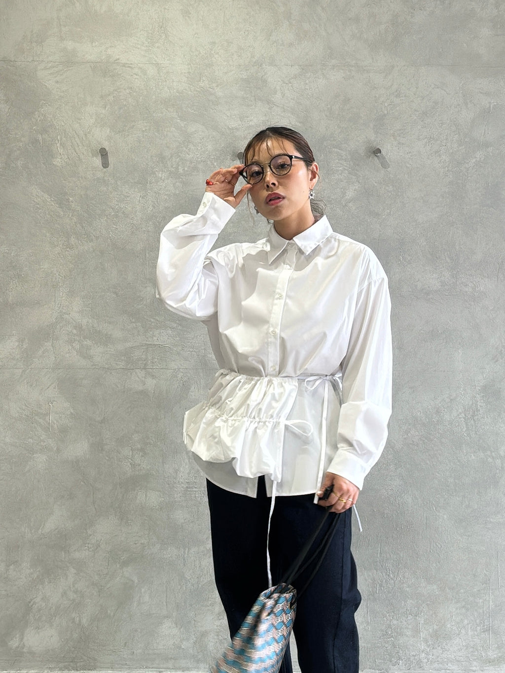 ギャザーぺプラム付きシャツ／VERSEAU