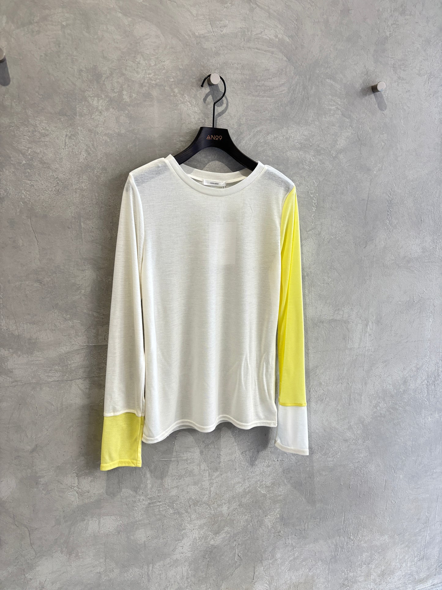 バイカラーインナーニット／LHELBIE