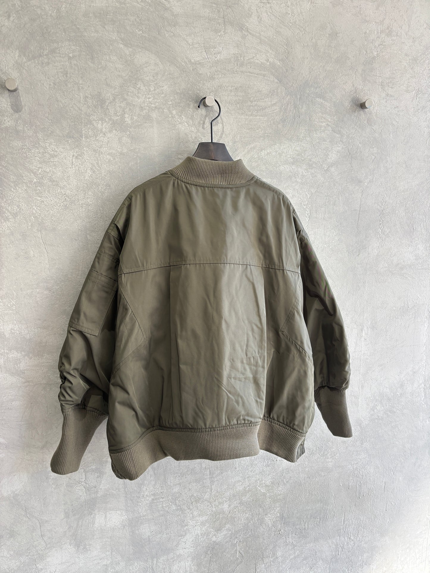 ナイロンツイルポンチョライクMA-1／trois