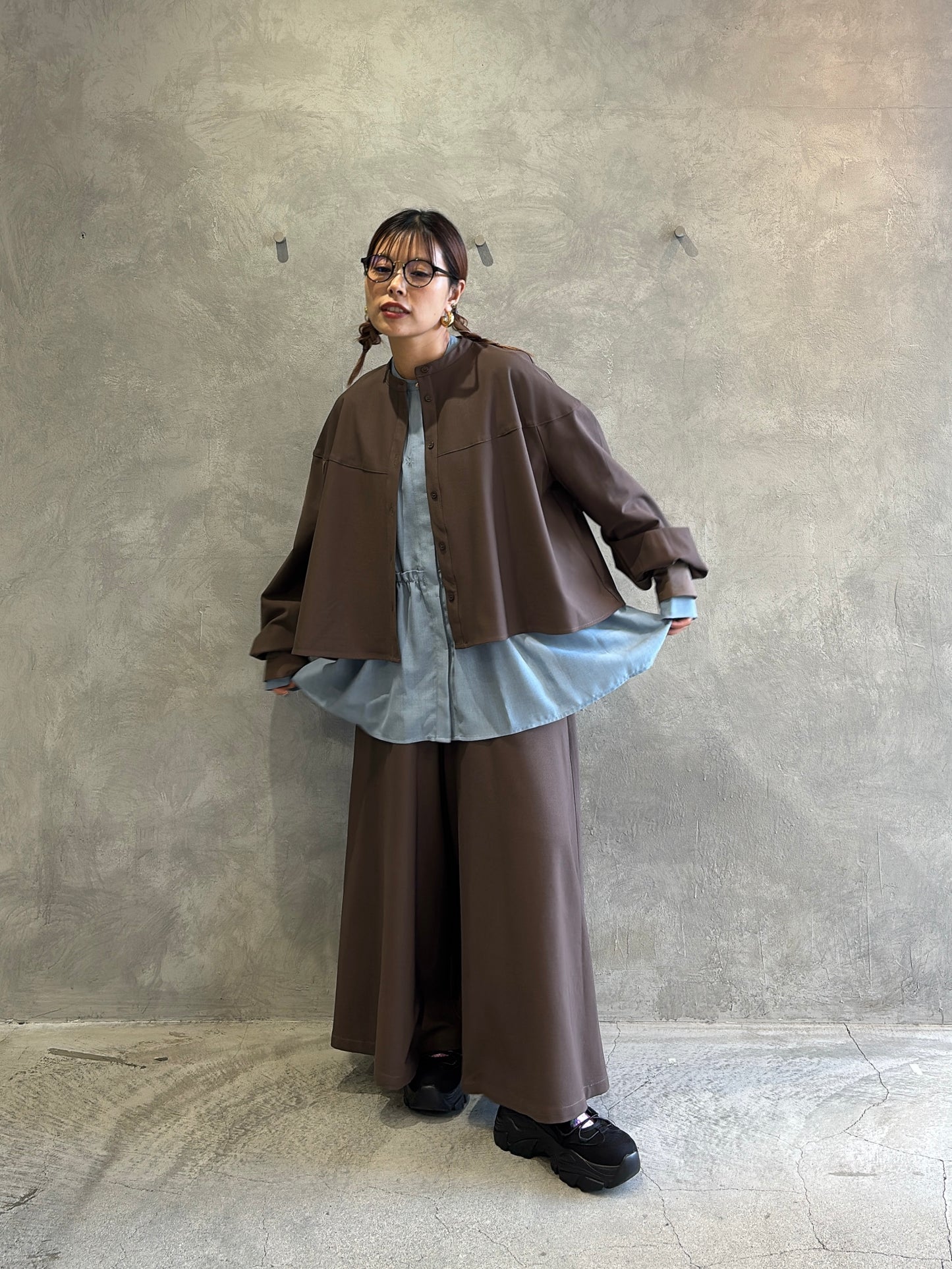 シャーリングティアードブラウス／CYAN tokyo