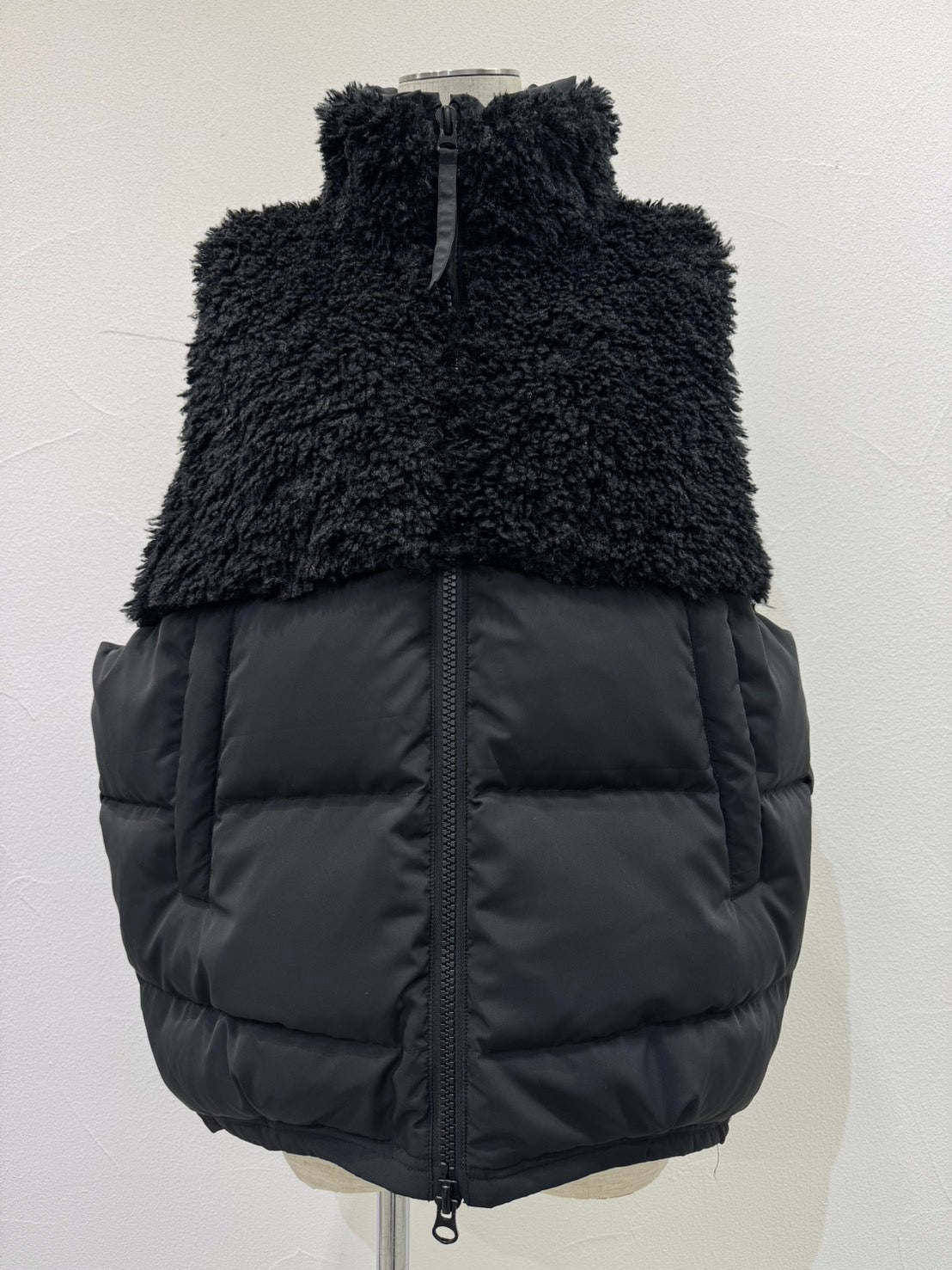 【予約⚡︎販売】シャギーボアコンビダウンベスト／604519／CYAN tokyo／2026 AW#1