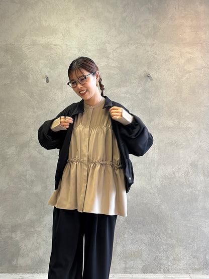 シャーリングティアードブラウス／CYAN tokyo