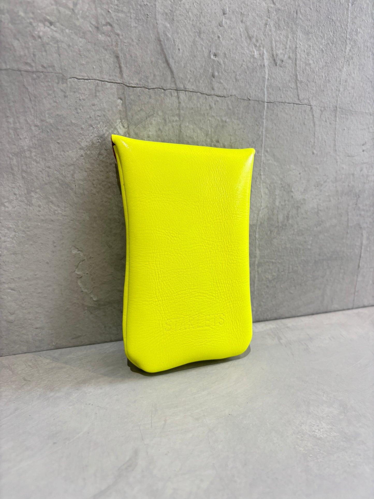 レザー縦型マルチケース／OS241118