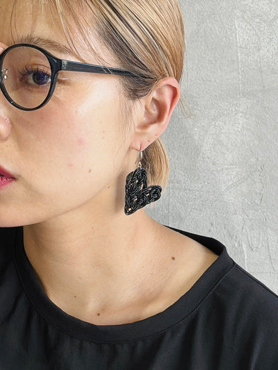 結び屋虹園×No.9コラボ／ハートの揺れるピアス（ピアス・イヤリング）